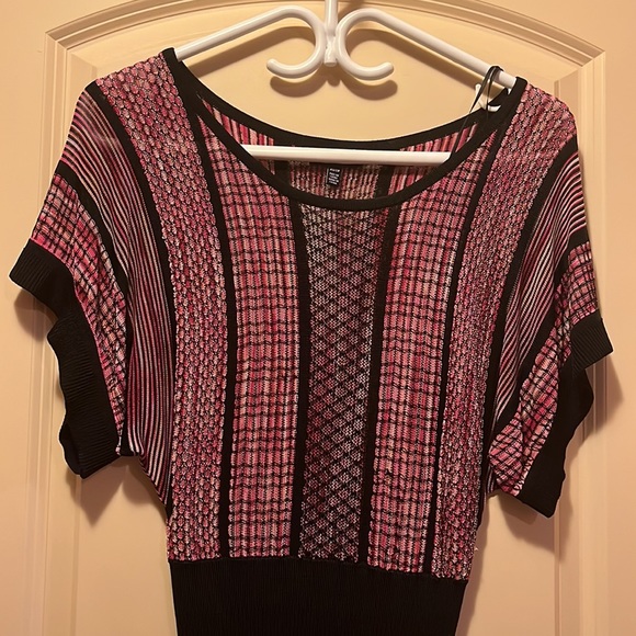 Le Chateau shirt - Picture 2 of 6